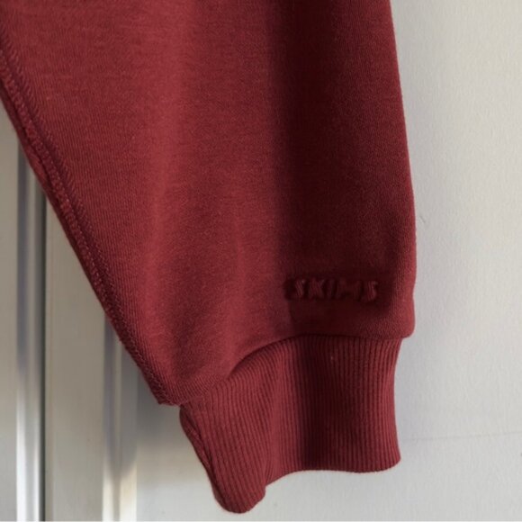 Skims Cotton Fleece Classic Zip Up Hoodie in Merlot Size Small - Picture 4 of 10